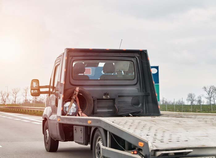The-Difference-Between-Car-Recovery-and-Towing-004